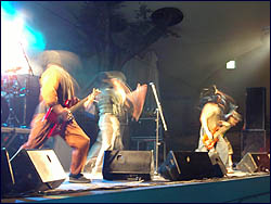 Kniu en la Noche de Rock 2002. Foto: Juanma Cantos