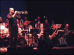 Michael Mossman y la Granada Big Band