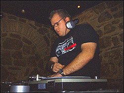 DJ Fat John. Foto: Fermín Gámez.