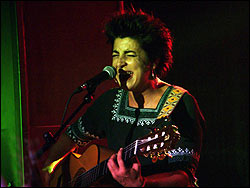 Amparo y sus muchachos. Foto: Juan Jes&uacute;s Garc&iacute;a