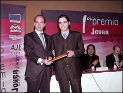 Entraga del premio. Foto: Sitoh Ortega.