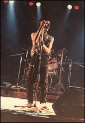 Flechi durante una actuación con Aerolíneas Federales (1983)