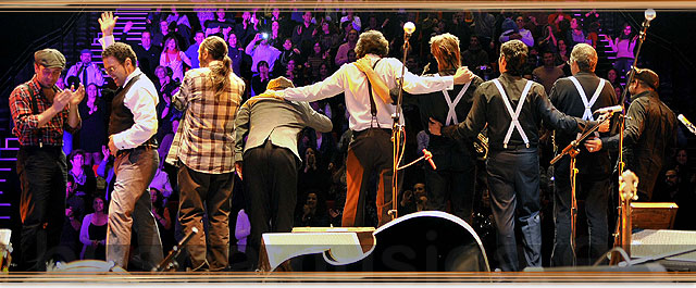 PICCOLISSIMA JUG BAND