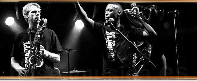 LAGNIAPPE BRASS BAND