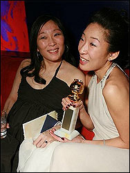 Sandra Oh. Foto: Alex Berliner©Berliner Studio/BEImages / Warner Bros. & InStyle